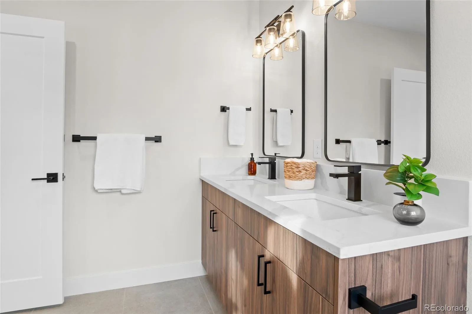 04152026224222 1600 28