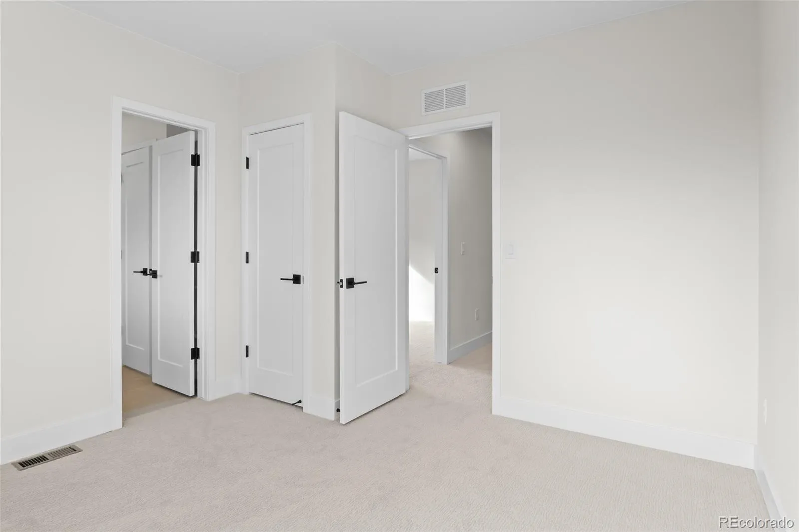 04152026224222 1600 35