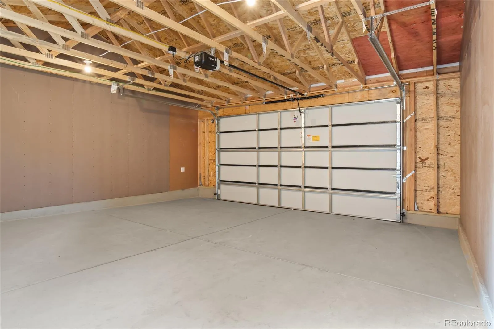 04152026224222 1600 37