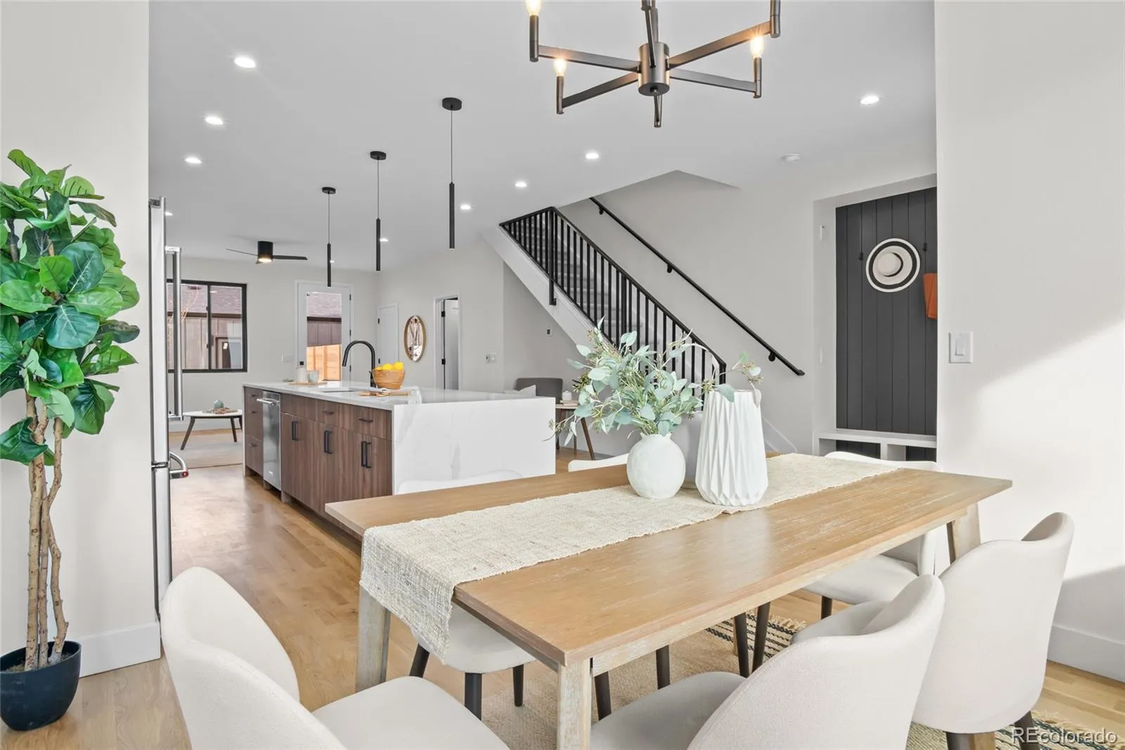 04152026224222 1600 4