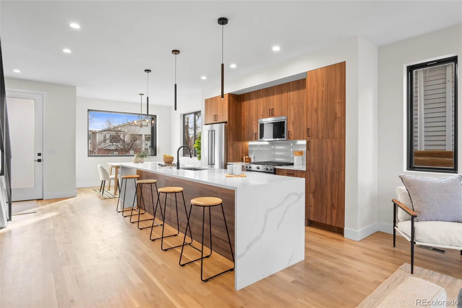 04152026224222 1600 6