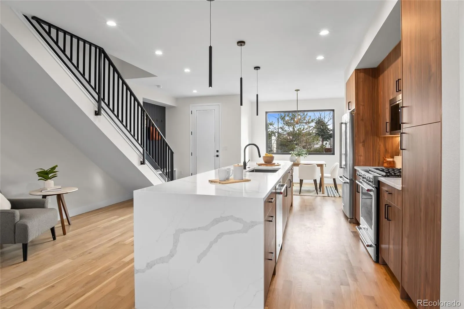 04152026224222 1600 7