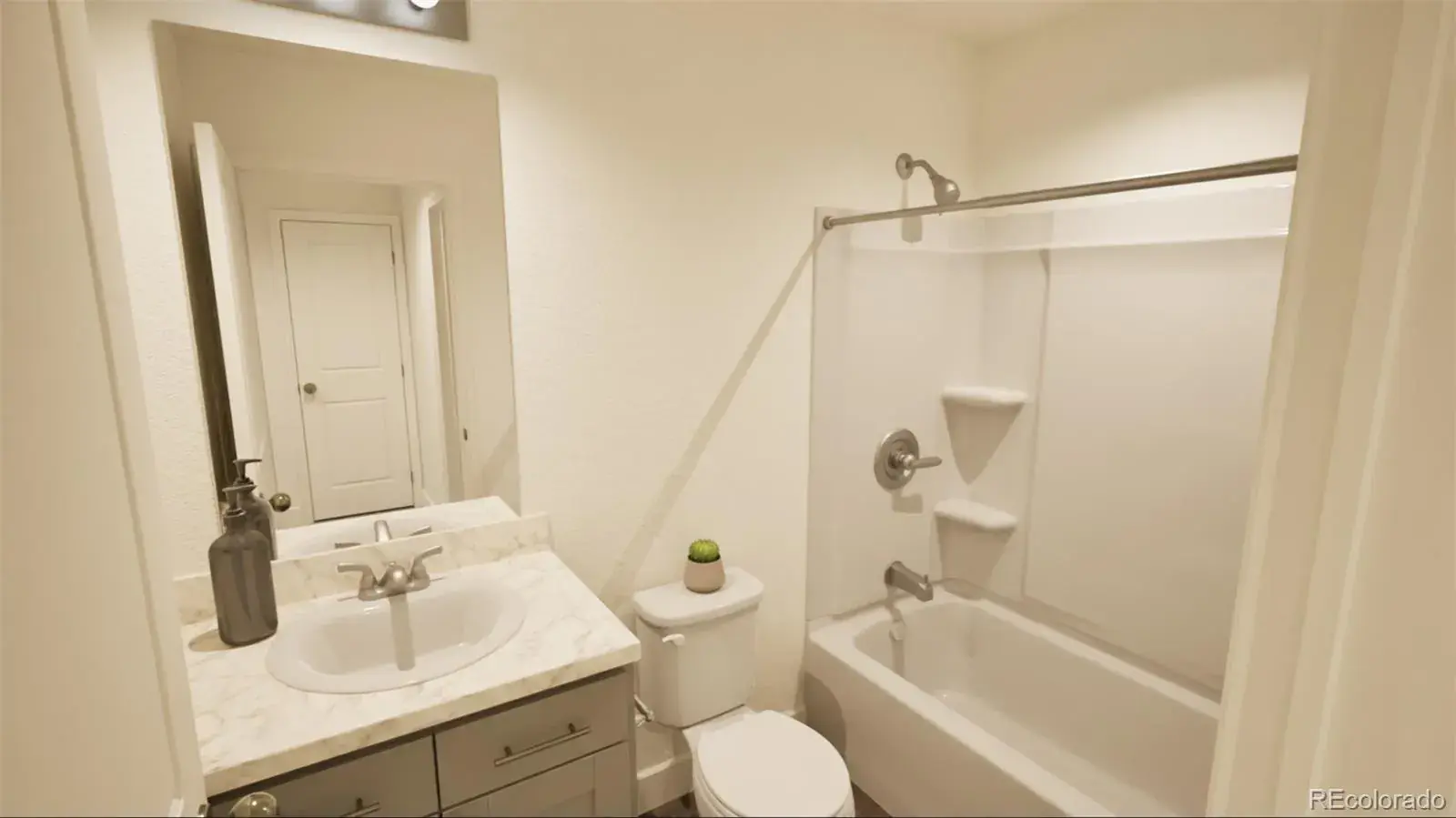 3950 N Tempe Street Aurora CO 80019 | MLS #REC5300092 02142026175509 1600 7