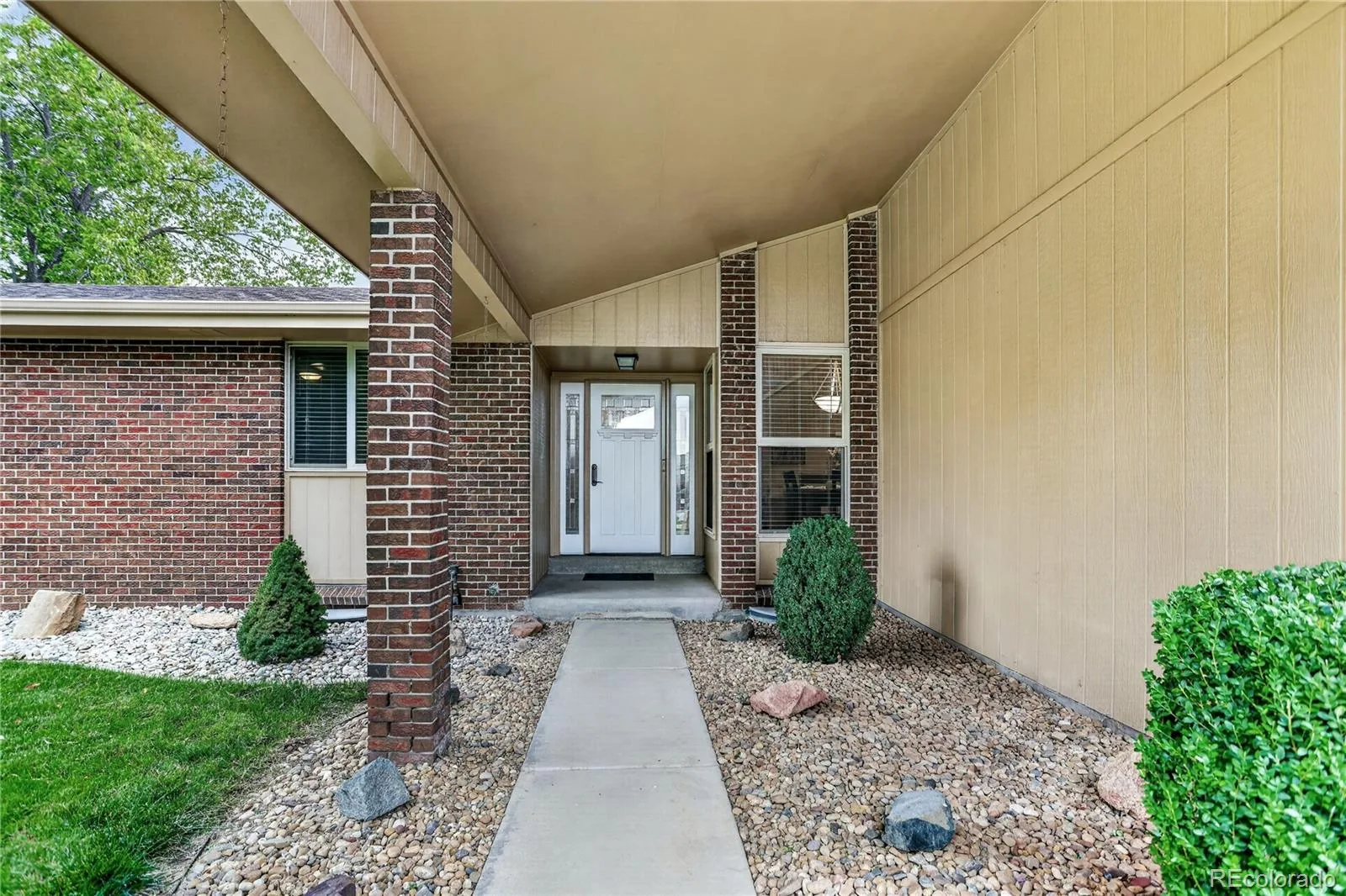 1843 S Pierson Court Lakewood CO 80232 | MLS #REC5300663 09302026152125 1600 2