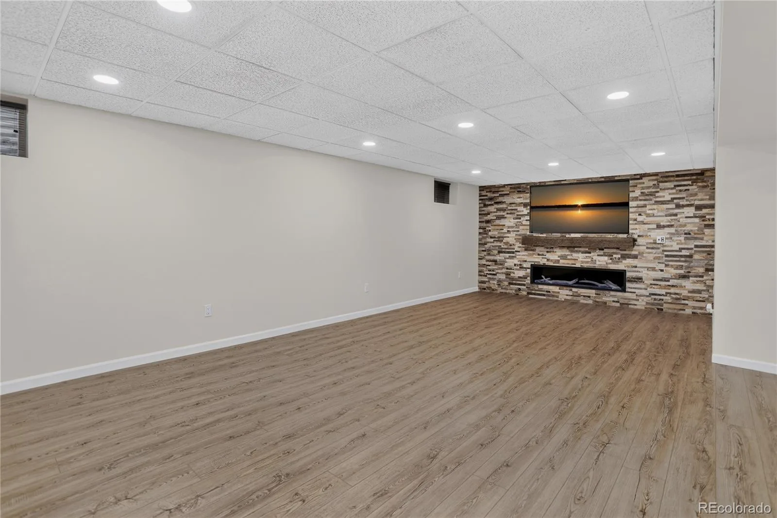 1843 S Pierson Court Lakewood CO 80232 | MLS #REC5300663 09302026152125 1600 28