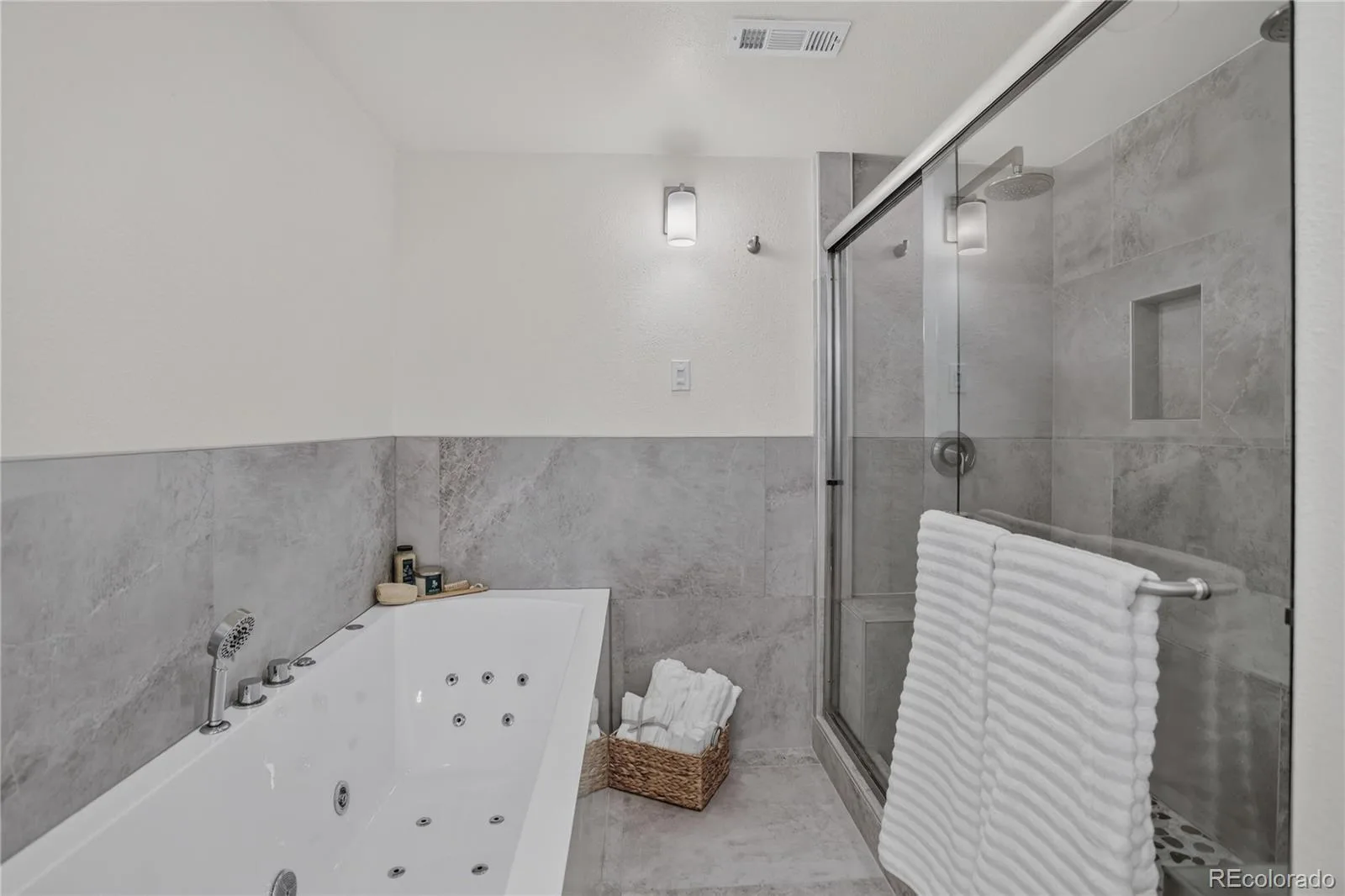 1843 S Pierson Court Lakewood CO 80232 | MLS #REC5300663 09302026152125 1600 38
