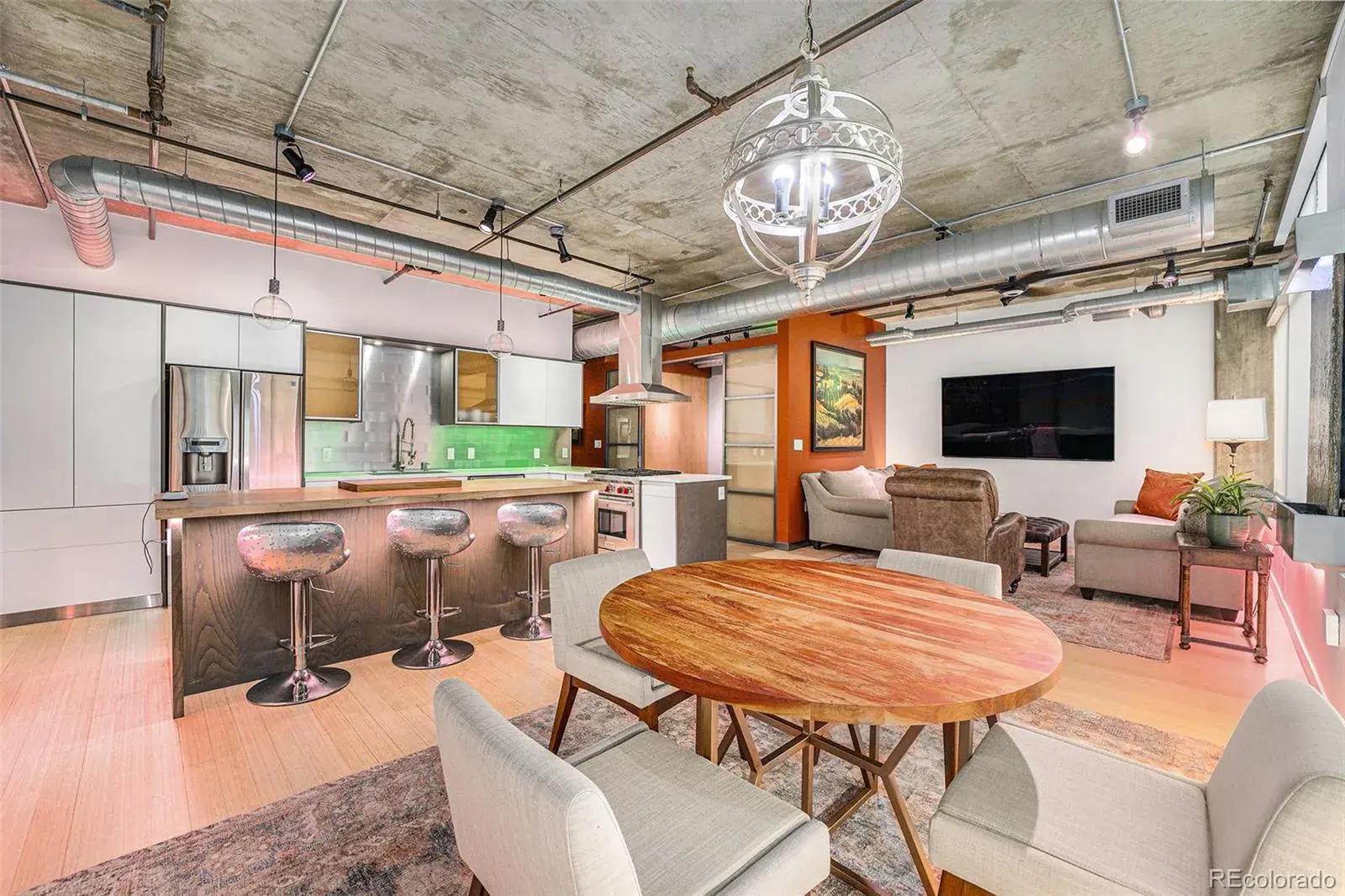 10282025035907 1600 2