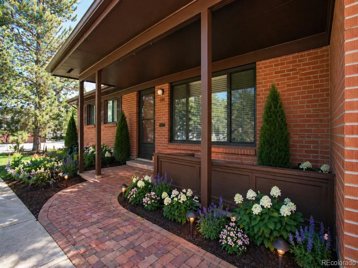 962 S Holly Street Denver CO 80246 MLS #REC5303149 04302026212829 1200 35