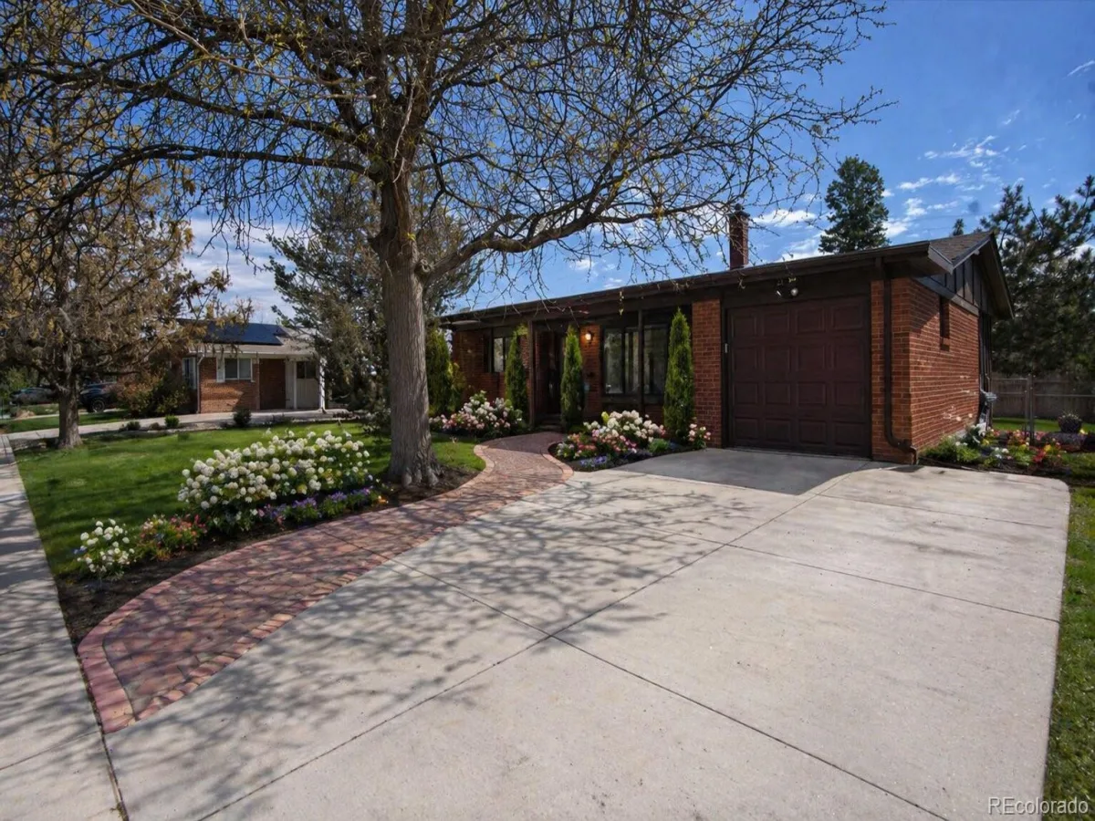 962 S Holly Street Denver CO 80246 | MLS #REC5303149 08052026192453 1200 29