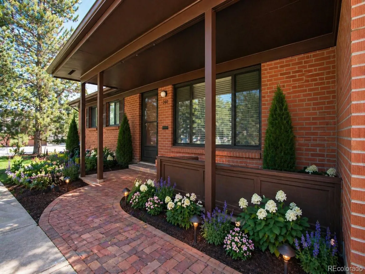 962 S Holly Street Denver CO 80246 | MLS #REC5303149 08052026192453 1200 30