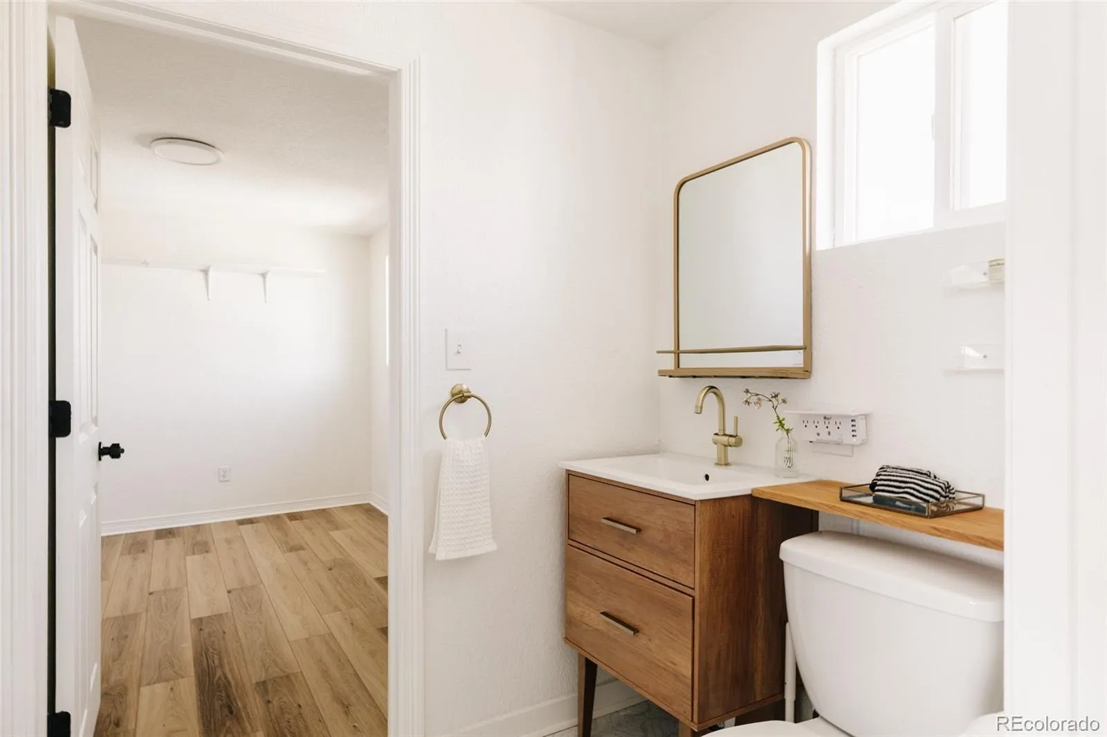 04092026214254 1600 16