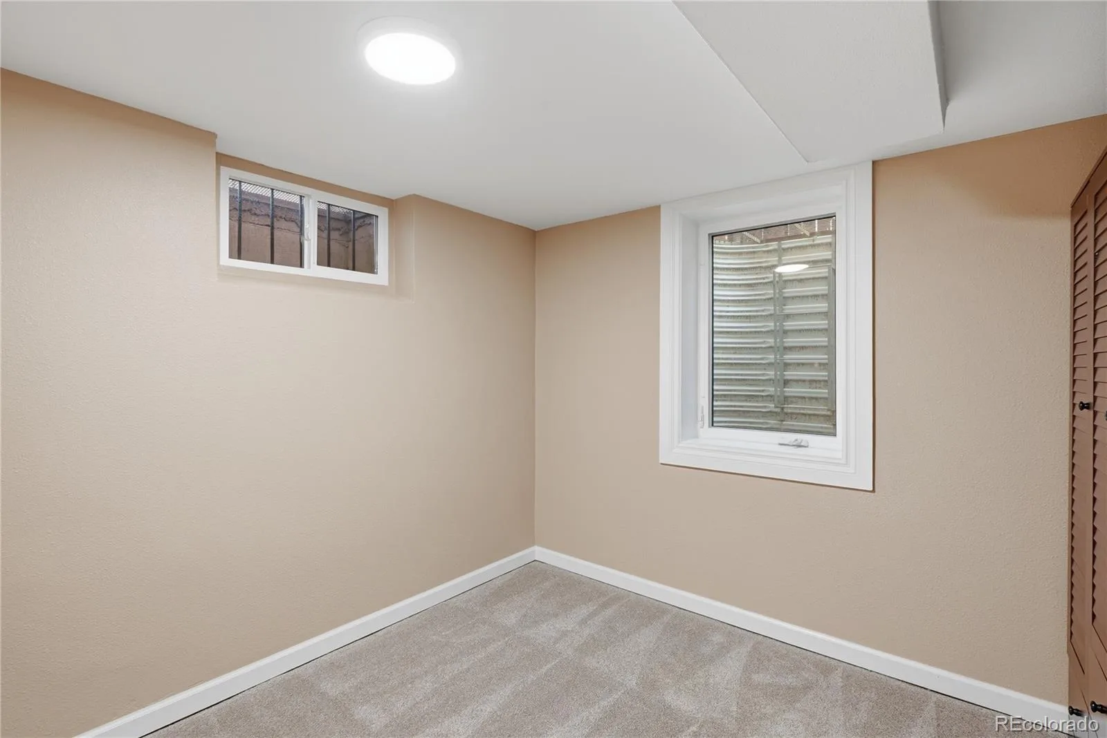 2127 Niagara Street Denver CO 80207 MLS #REC5304434 07162026000835 1600 23