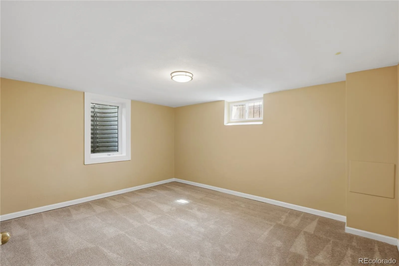 2127 Niagara Street Denver CO 80207 MLS #REC5304434 07162026000835 1600 26