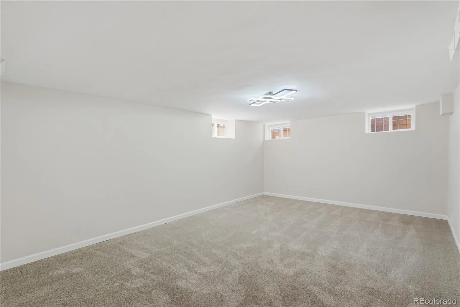 2127 Niagara Street Denver CO 80207 MLS #REC5304434 07162026000835 1600 27