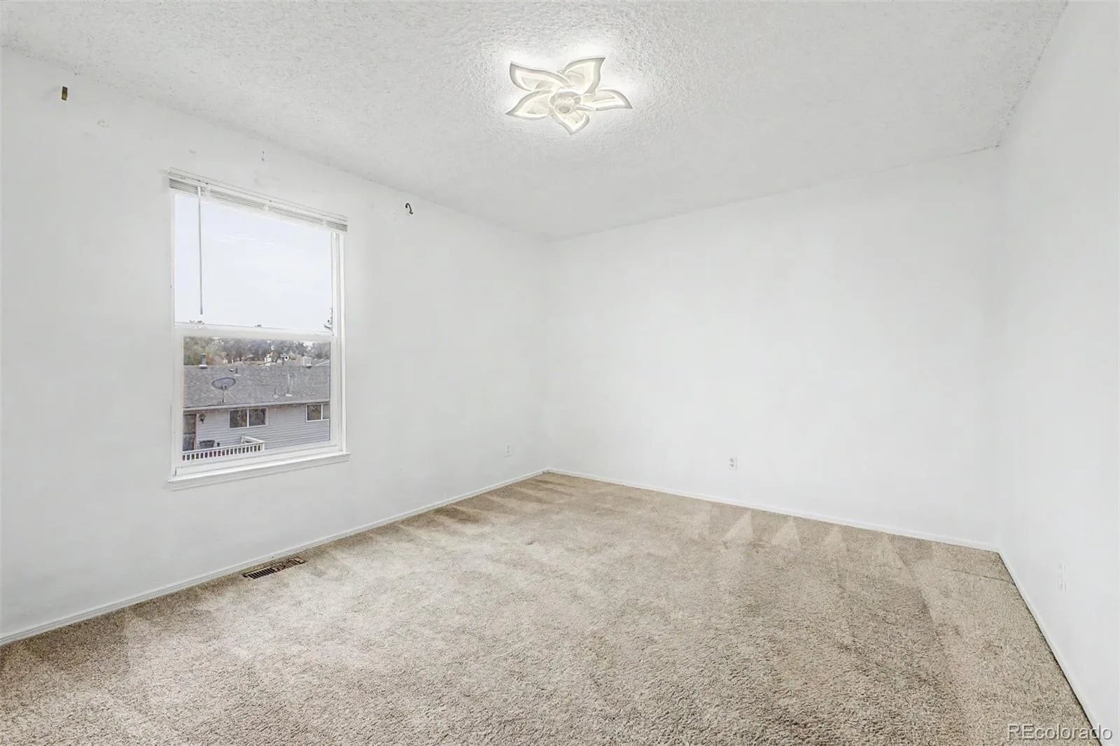 14292 E Hawaii Circle #D Aurora CO 80012 | MLS #REC5305442 08242026161049 1600 12