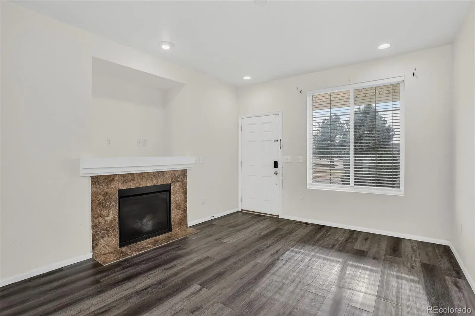 19609 E 47th Drive Denver CO 80249 MLS #REC5313082 01042026005510 1600 13
