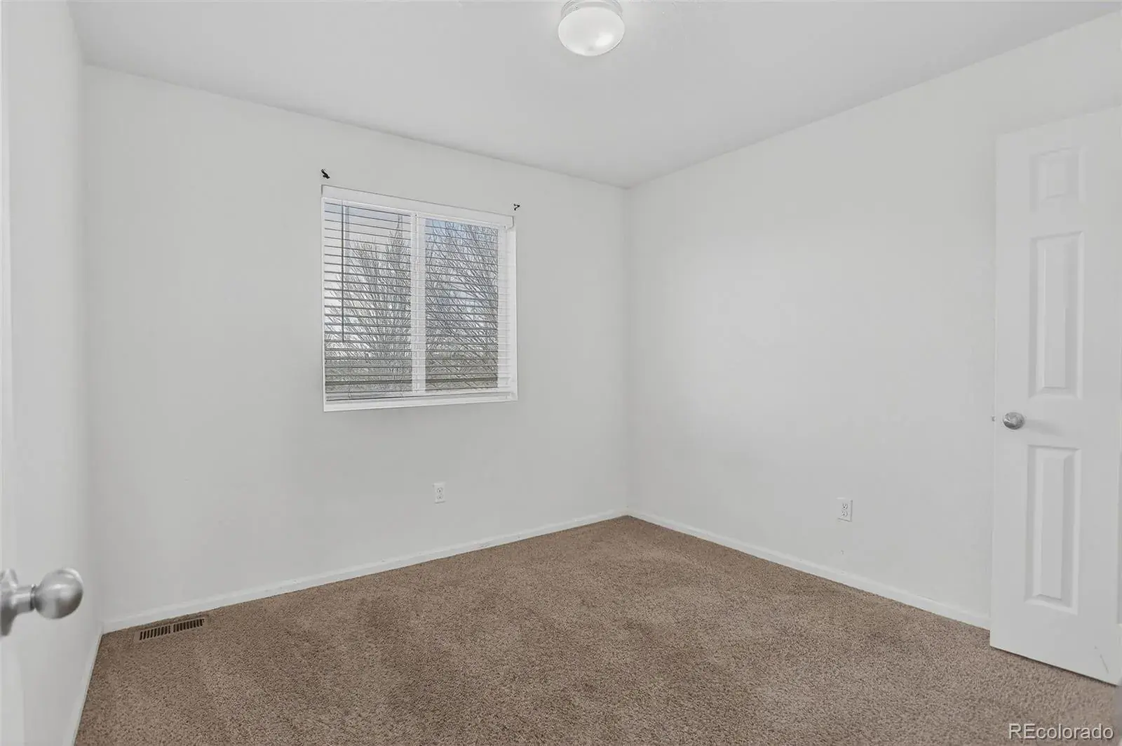 19609 E 47th Drive Denver CO 80249 MLS #REC5313082 01042026005510 1600 21