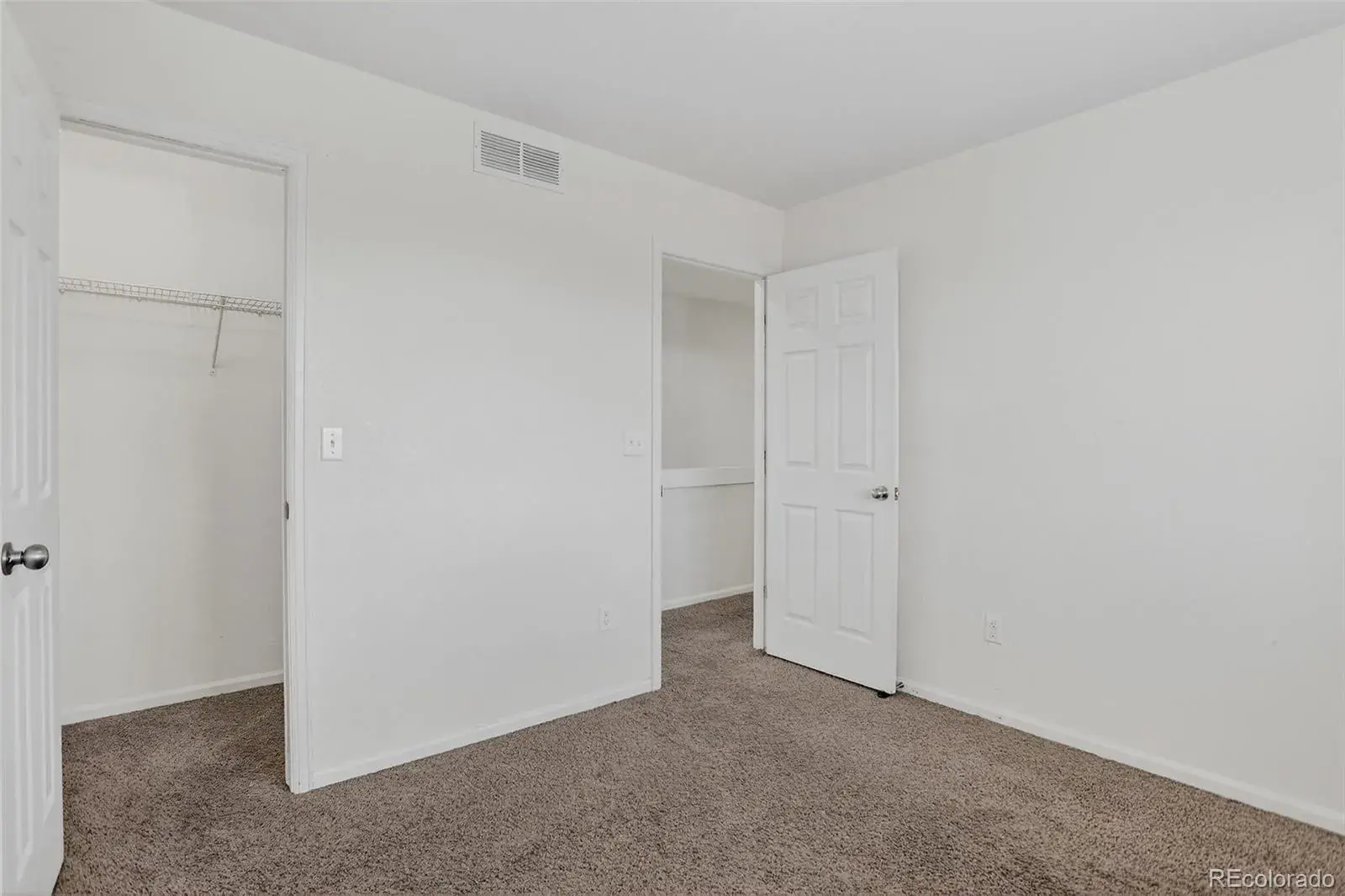 19609 E 47th Drive Denver CO 80249 MLS #REC5313082 01042026005510 1600 22