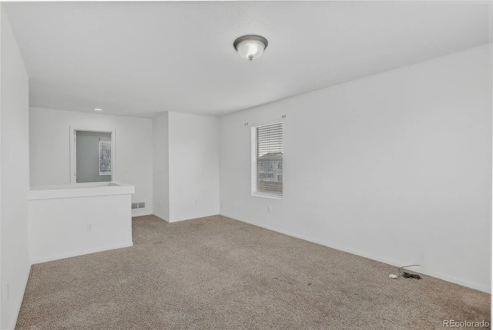 19609 E 47th Drive Denver CO 80249 MLS #REC5313082 01042026005510 1600 31