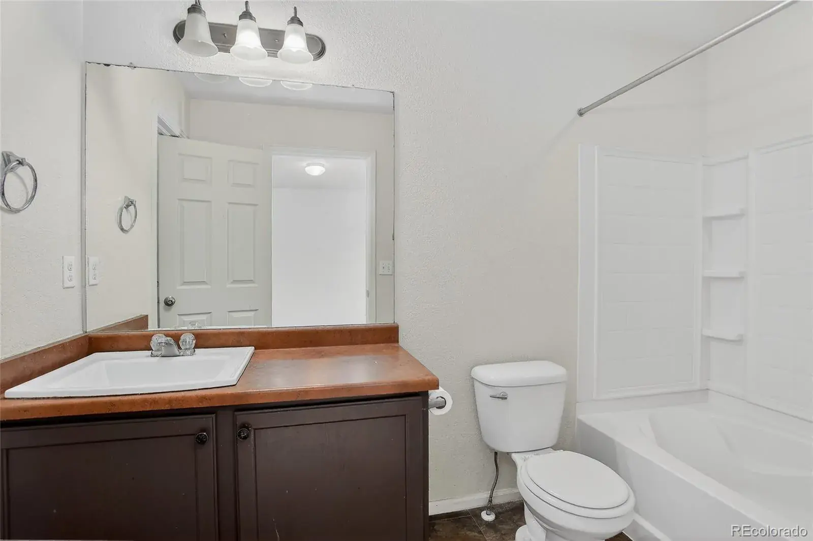 19609 E 47th Drive Denver CO 80249 MLS #REC5313082 01042026005510 1600 32