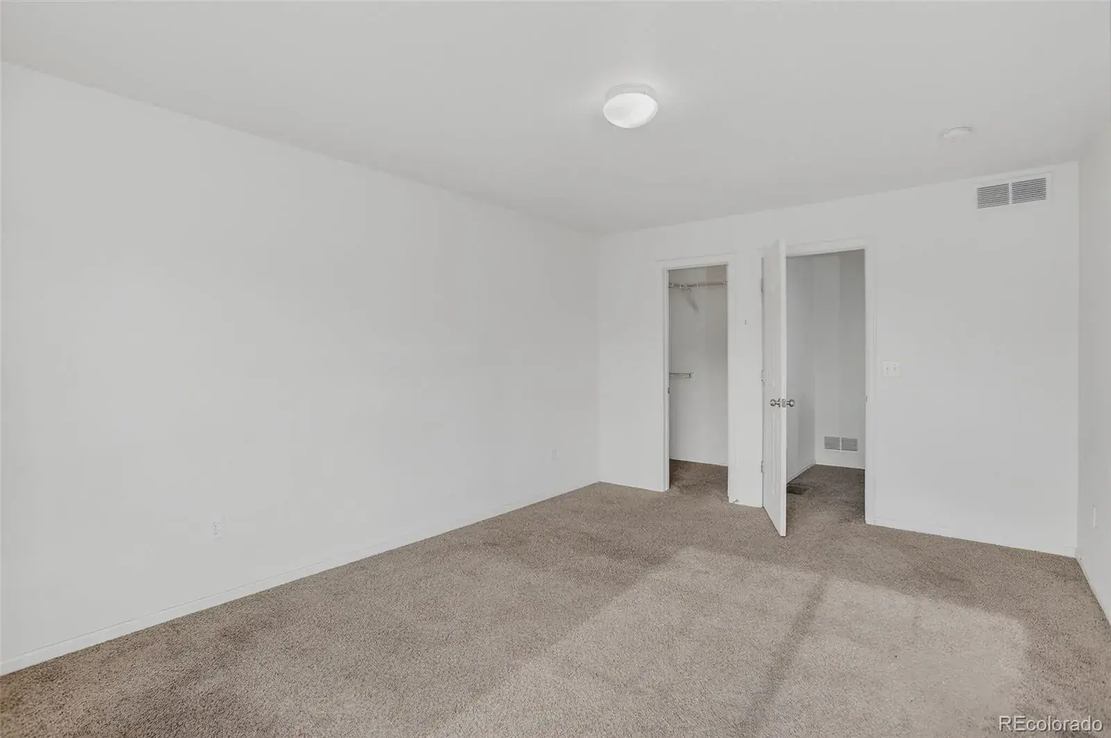 19609 E 47th Drive Denver CO 80249 MLS #REC5313082 01042026005510 1600 36
