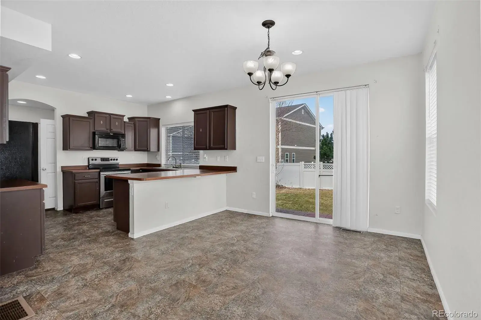 19609 E 47th Drive Denver CO 80249 MLS #REC5313082 01042026005510 1600 5