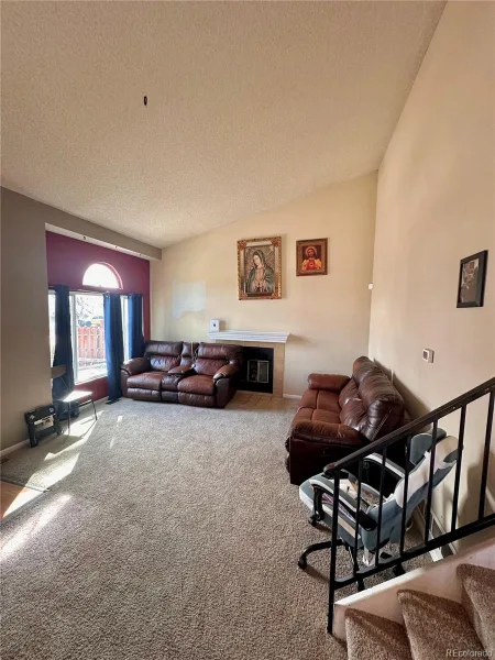 20927 Kelly Place Denver CO 80249 | MLS #REC5313463 06102026203640 800 9