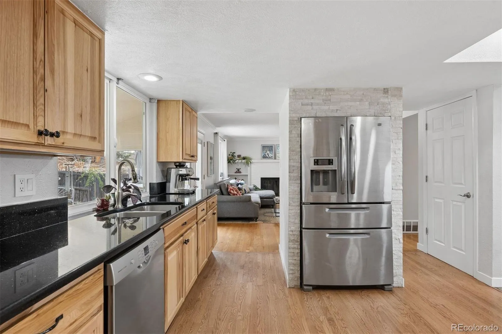 04112026031858 1600 2