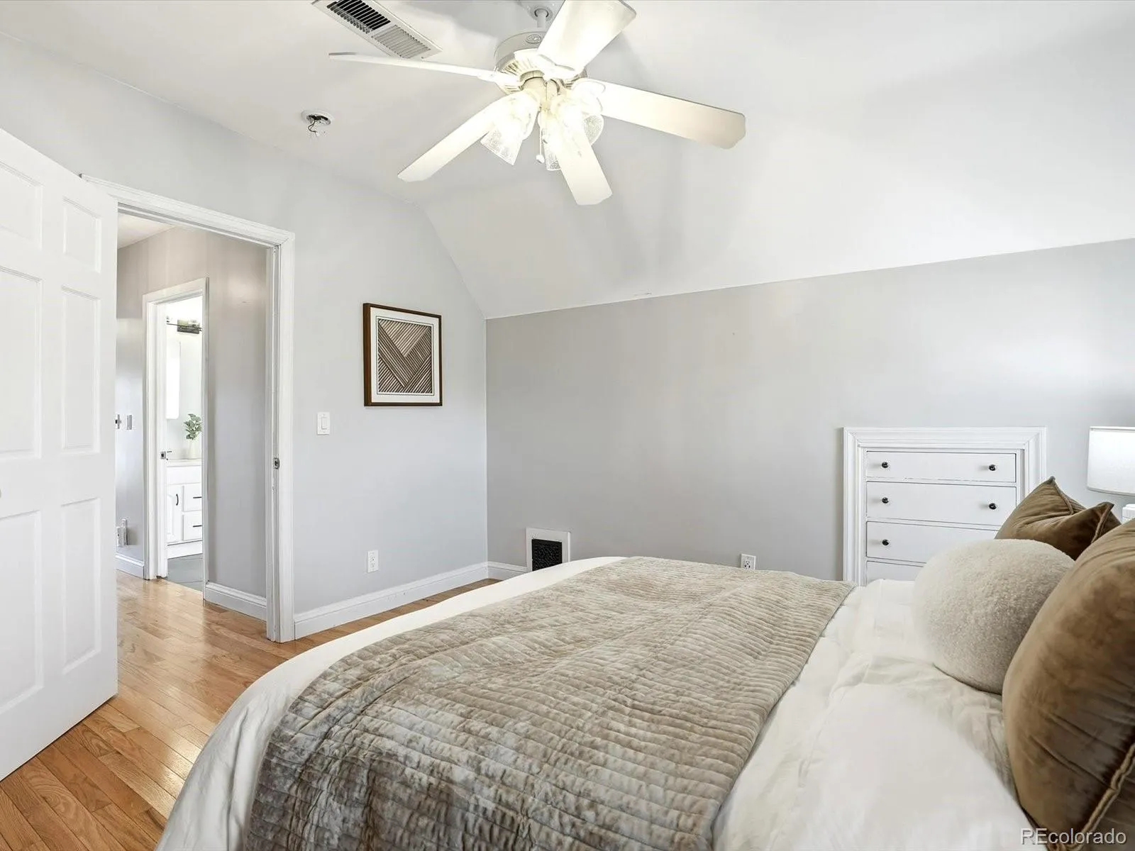 246 S Grant Street Denver CO 80209 MLS #REC5315807 05232026094505 1600 34