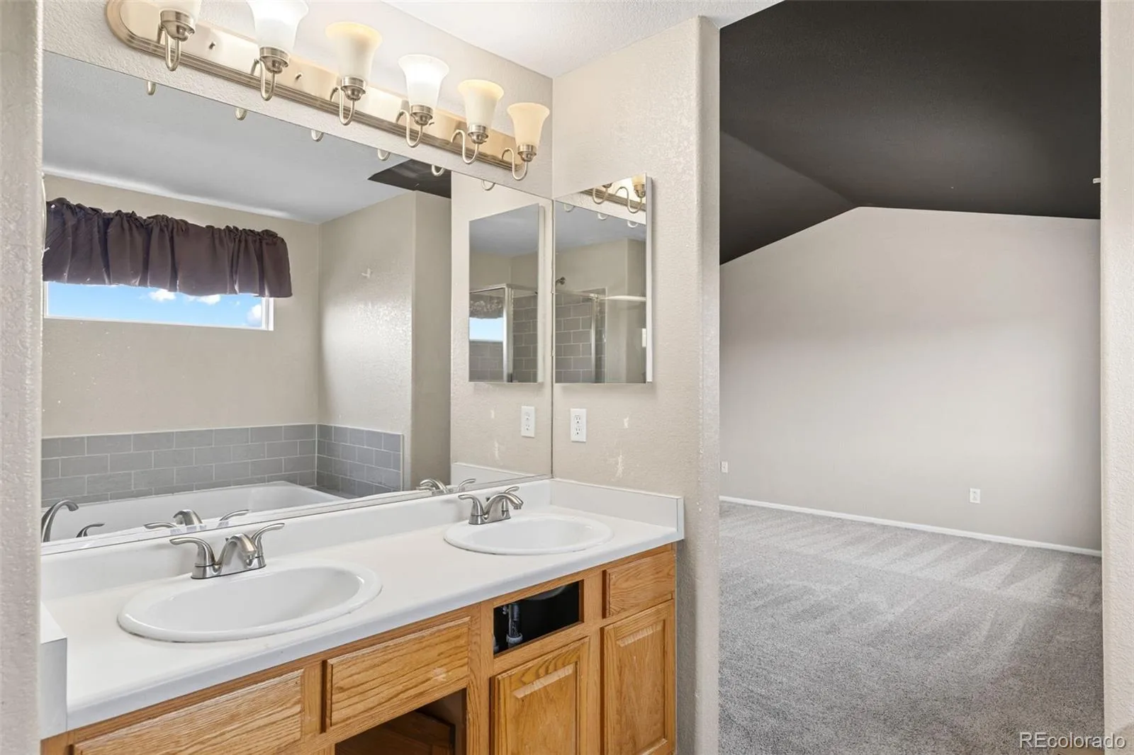 22803 E Progress Avenue Aurora CO 80015 | MLS #REC5316798 08142026213526 1600 26