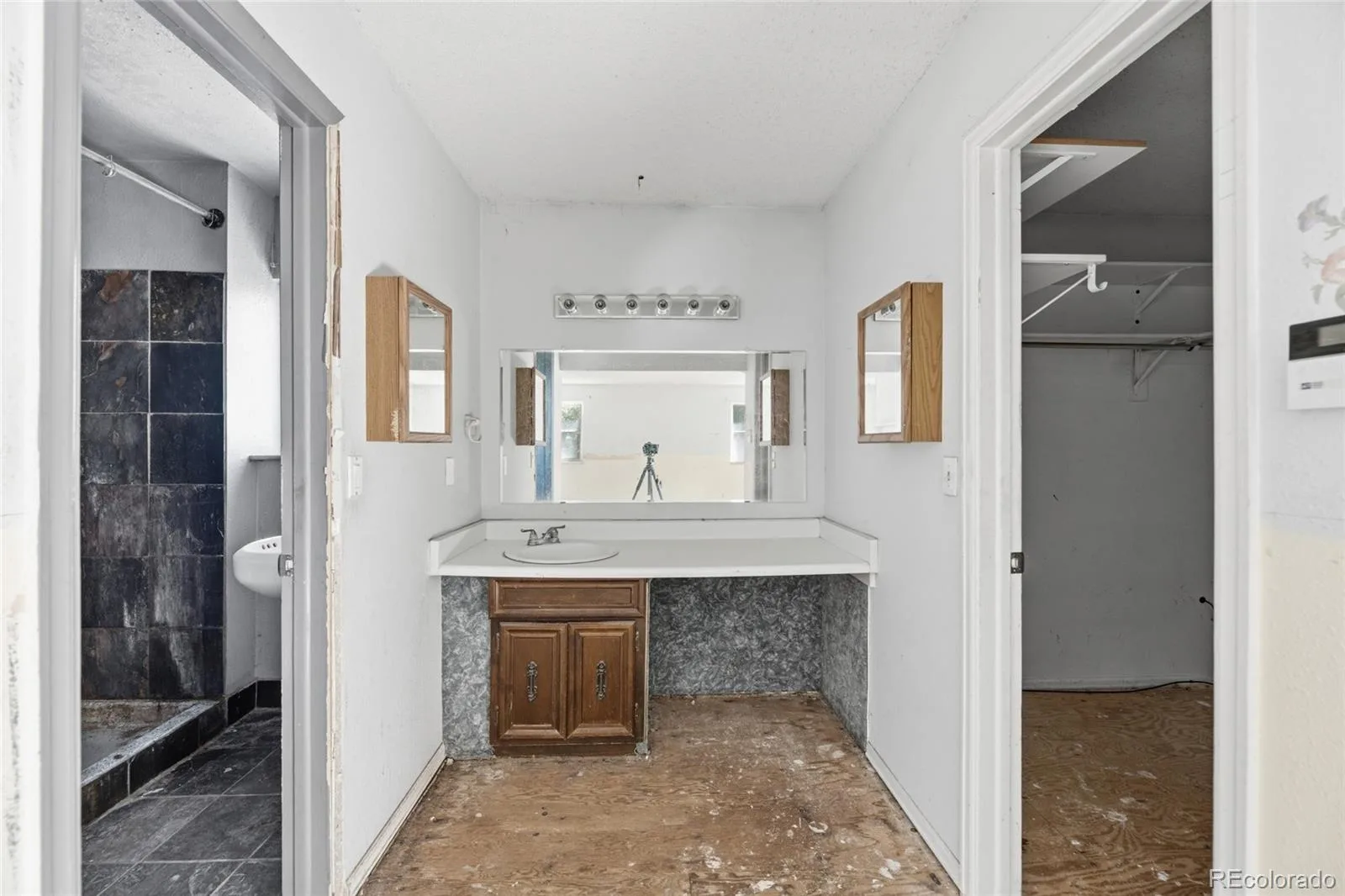 1404 S Vaughn Circle Aurora CO 80012 | MLS #REC5317699 07242026131037 1600 18