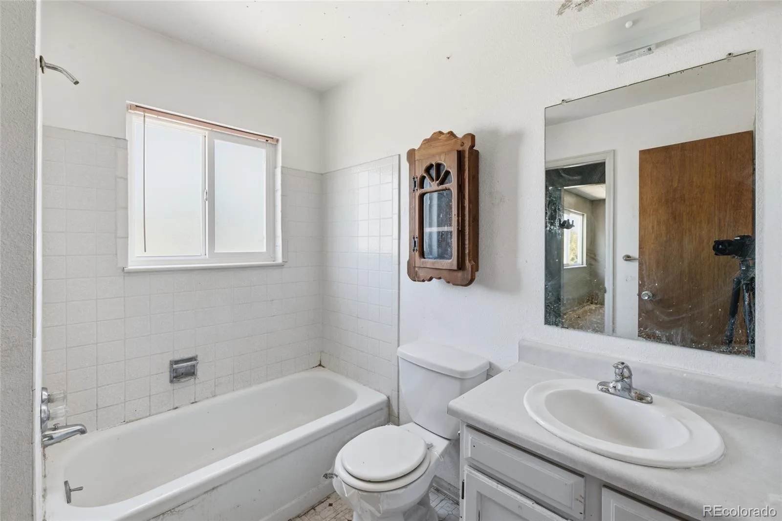 1404 S Vaughn Circle Aurora CO 80012 | MLS #REC5317699 07242026131037 1600 21