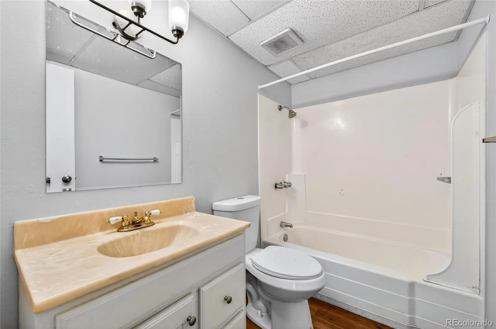 2281 S Vaughn Way Aurora CO 80014 | MLS #REC5326846 09242026224652 1600 14