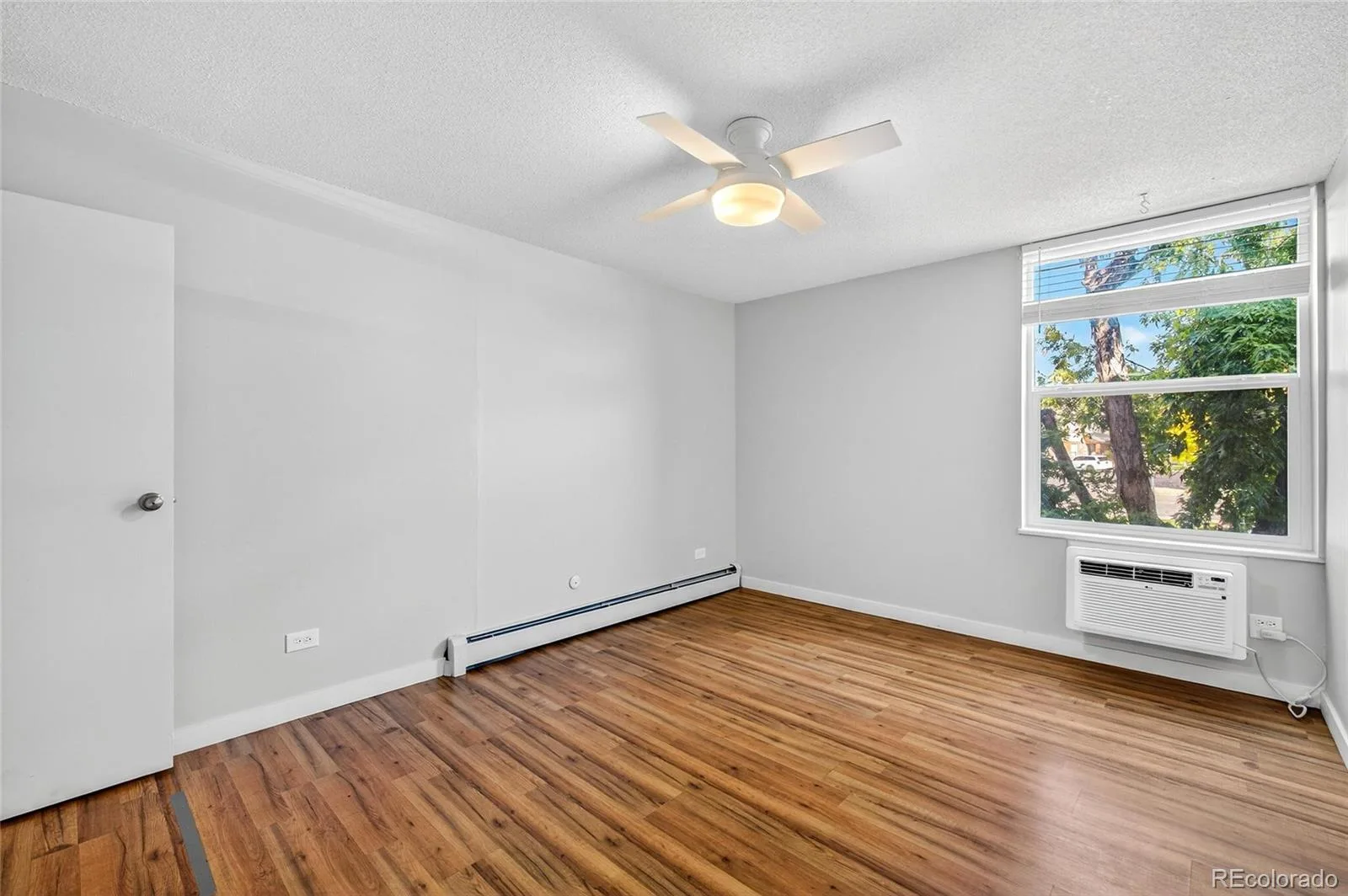 2281 S Vaughn Way Aurora CO 80014 | MLS #REC5326846 09242026224652 1600 19