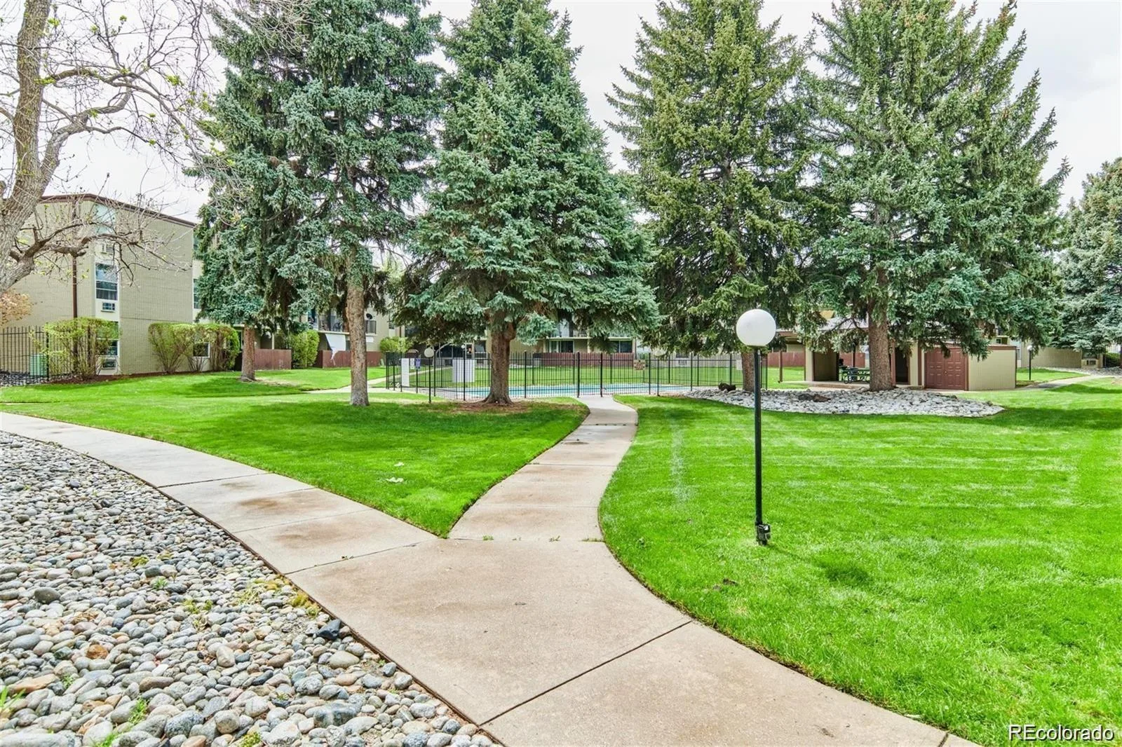2281 S Vaughn Way Aurora CO 80014 | MLS #REC5326846 09242026224652 1600 21