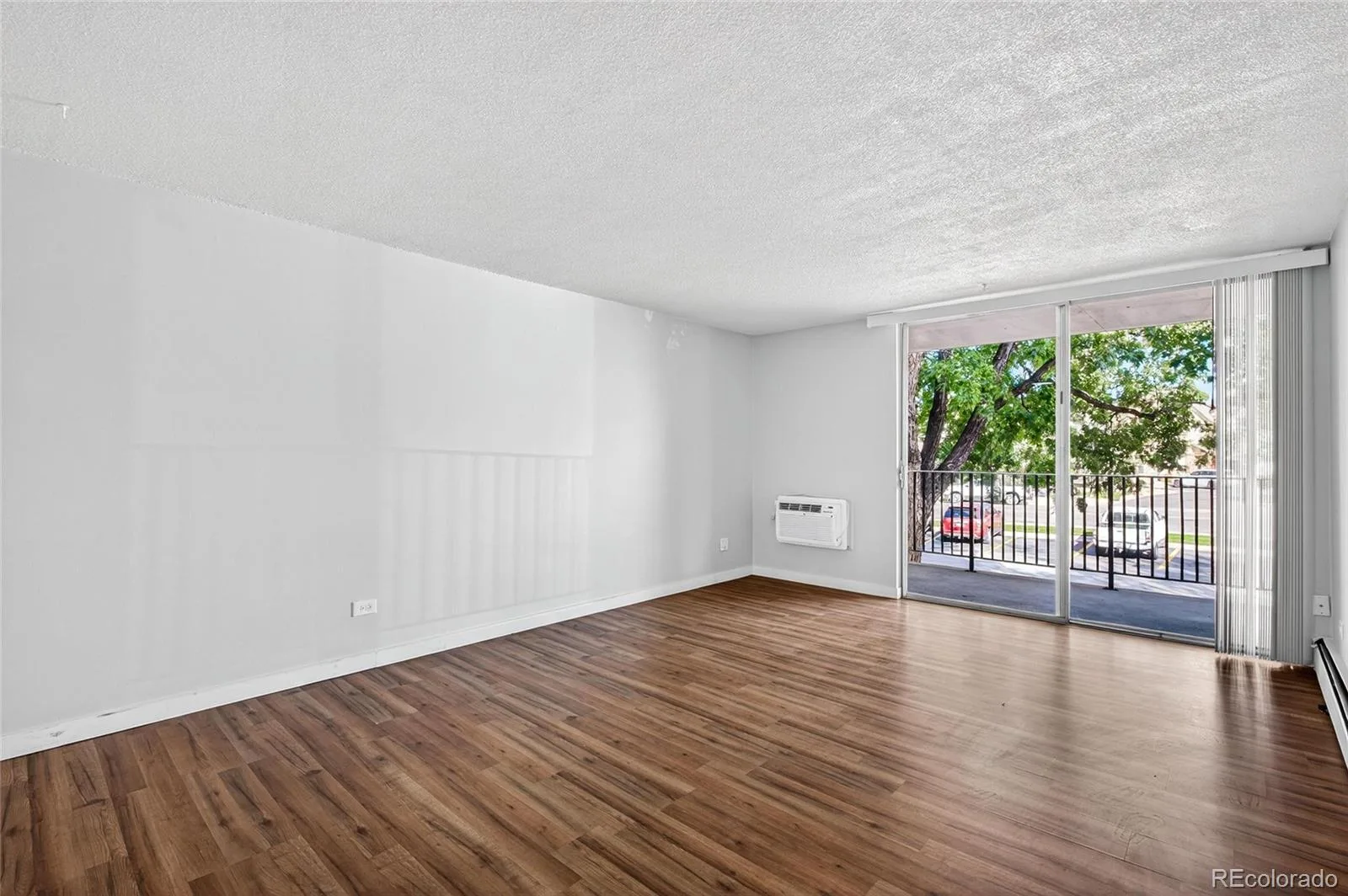 2281 S Vaughn Way Aurora CO 80014 | MLS #REC5326846 09242026224652 1600 5