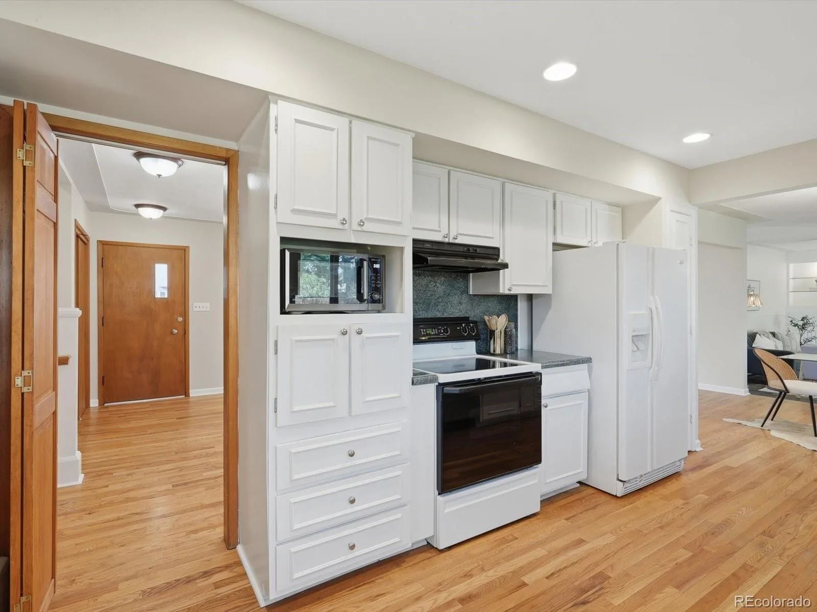 7255 W 8th Avenue Lakewood CO 80214 | MLS #REC5327243 09232026030745 1600 12