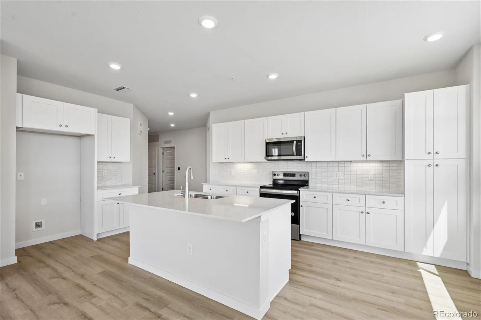 483 Interlocken Boulevard #305 Broomfield CO 80021 | MLS #REC5333242 07312026224850 1600 4