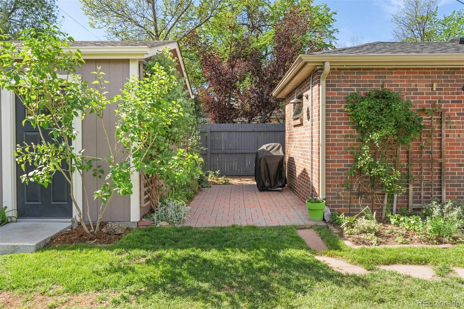 2670 Grape Street Denver CO 80207 MLS #REC5333440 05142026171421 1600 27