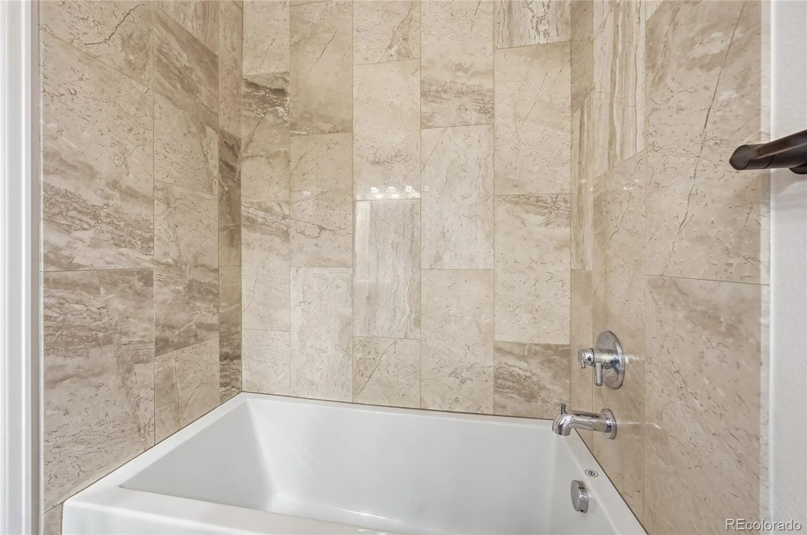 961 S Foothill Drive Lakewood CO 80228 | MLS #REC5335270 07272026155704 1600 19