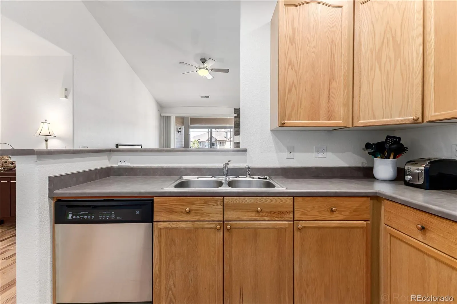 8497 S Hoyt Way #304 Littleton CO 80128 MLS #REC5336539 04072026191158 1600 10