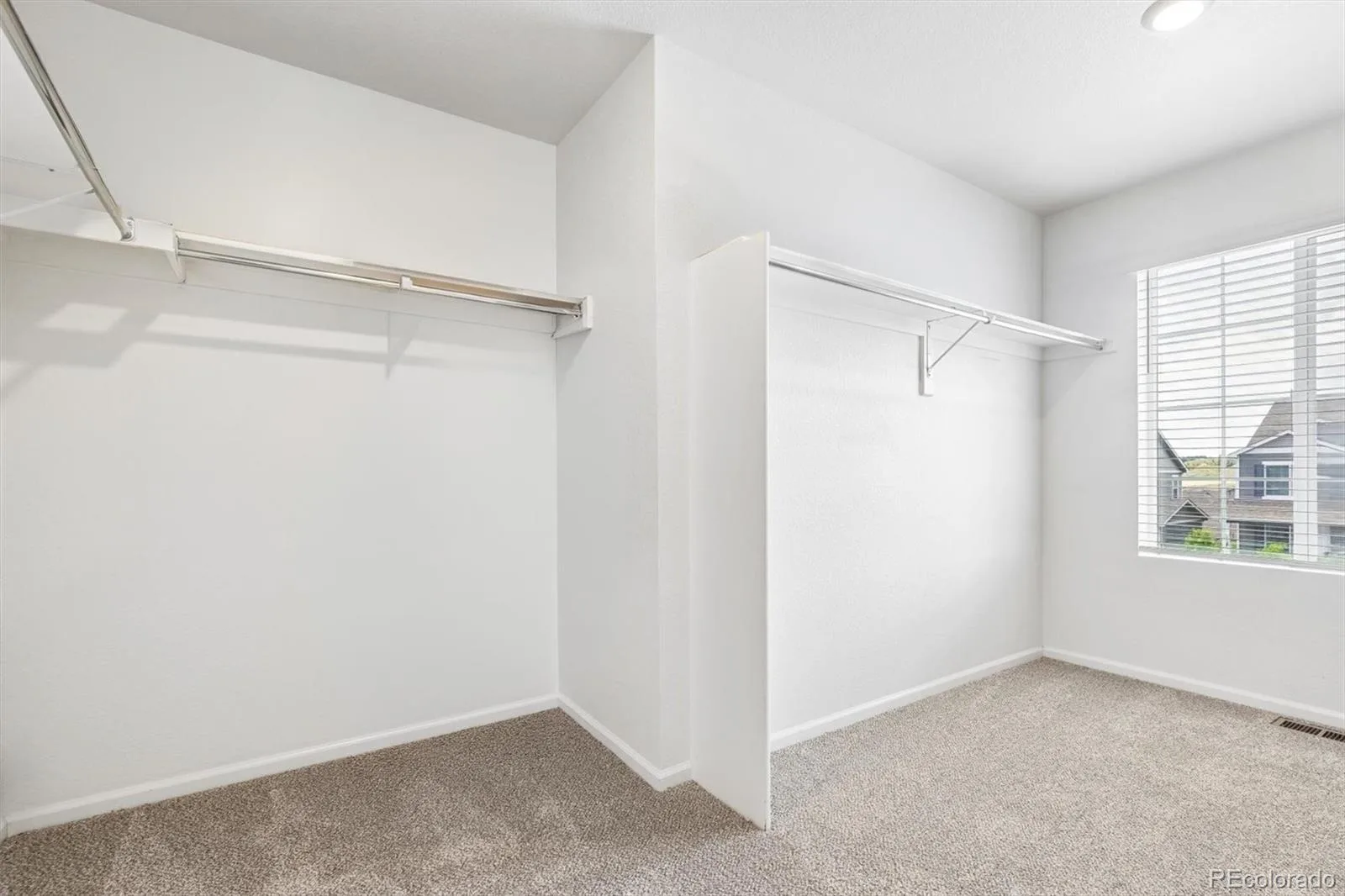 5823 Plains End Court Castle Rock CO 80104 | MLS #REC5338357 08112026231621 1600 20