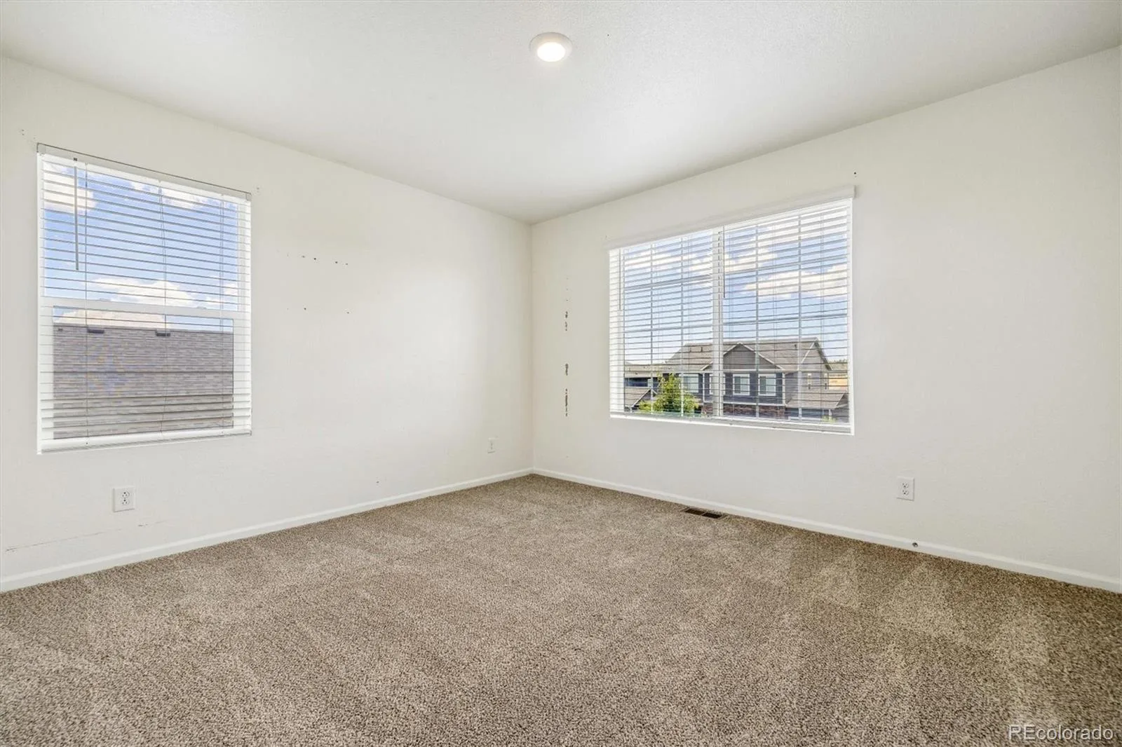 5823 Plains End Court Castle Rock CO 80104 | MLS #REC5338357 08112026231621 1600 23