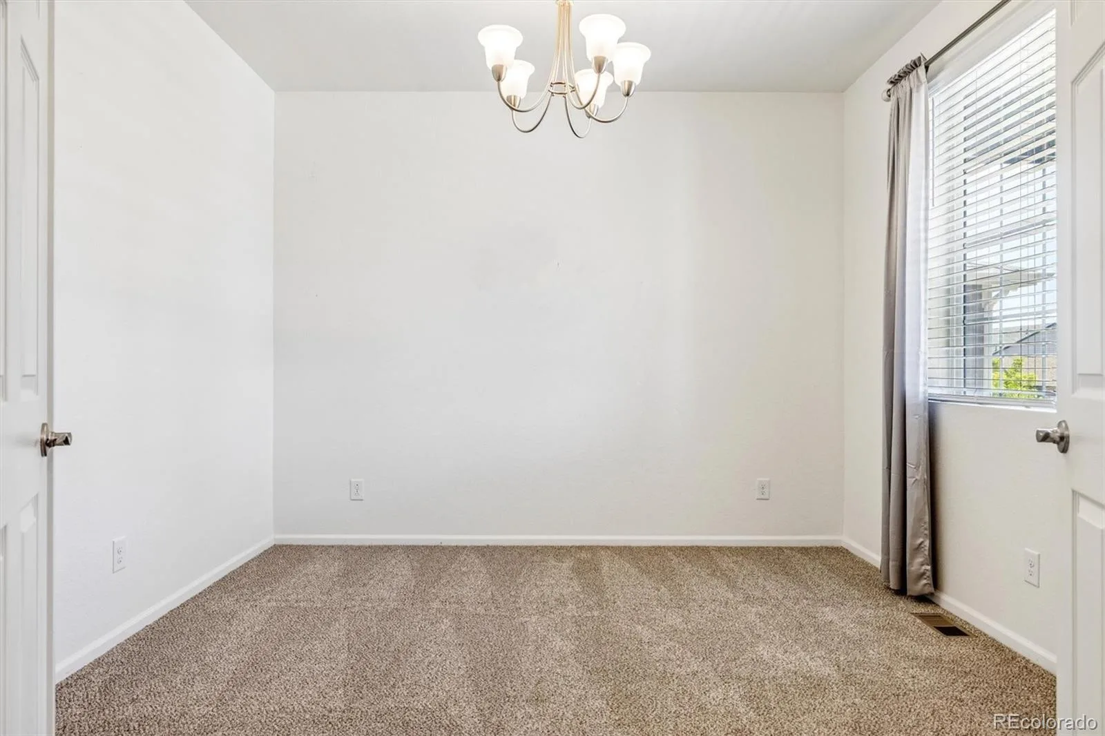 5823 Plains End Court Castle Rock CO 80104 | MLS #REC5338357 08112026231621 1600 5