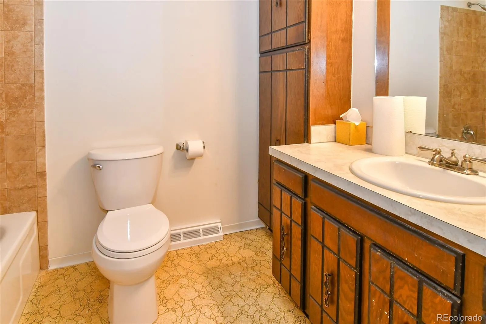 6888 W Roxbury Avenue Littleton CO 80128 | MLS #REC5338715 07312026194207 1600 17