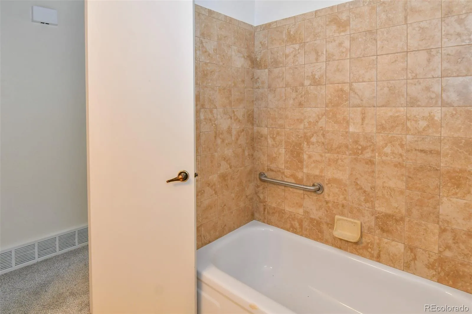 6888 W Roxbury Avenue Littleton CO 80128 | MLS #REC5338715 07312026194207 1600 18
