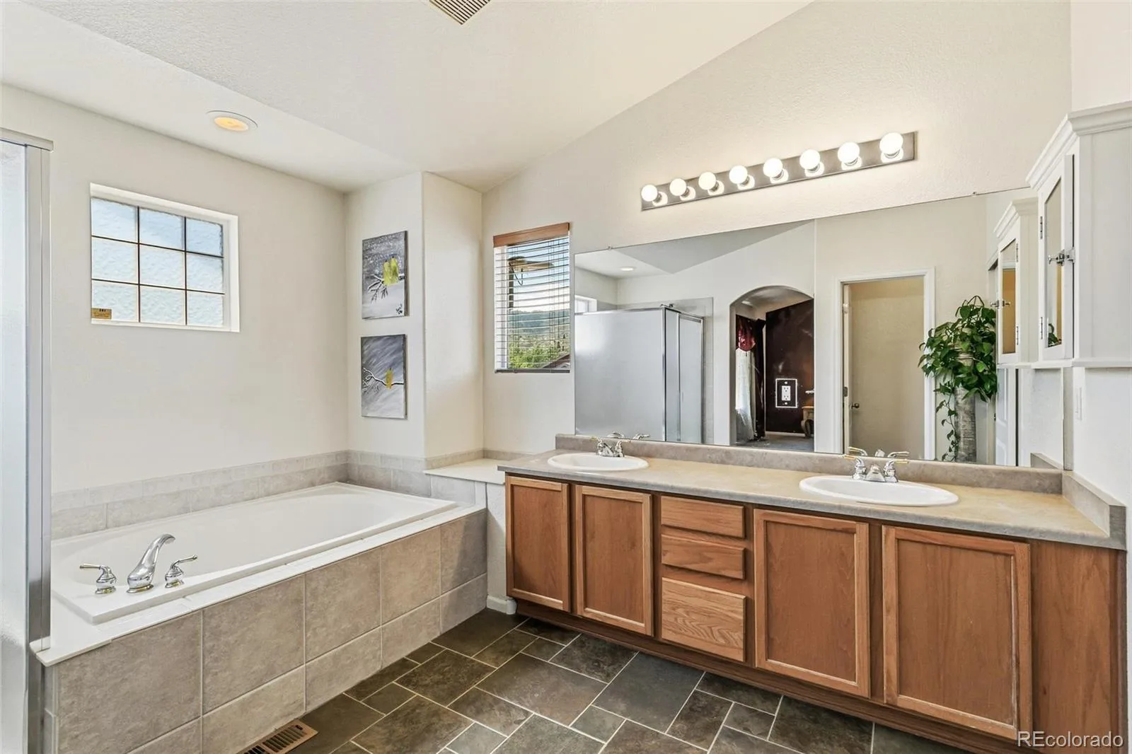 9874 N Crystal Lake Drive Littleton CO 80125 | MLS #REC5341156 07152026121526 1600 19