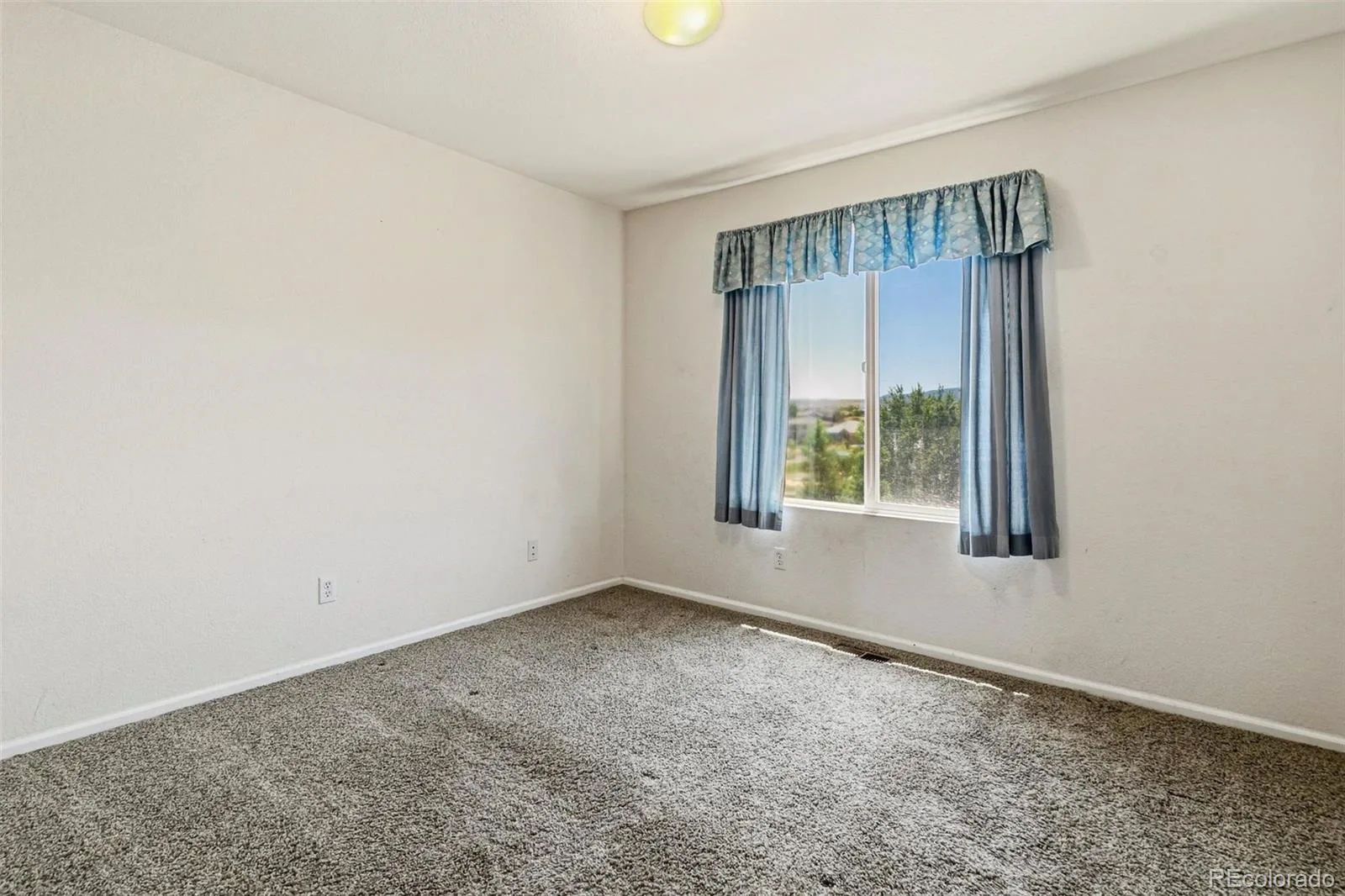 9874 N Crystal Lake Drive Littleton CO 80125 | MLS #REC5341156 07152026121526 1600 21