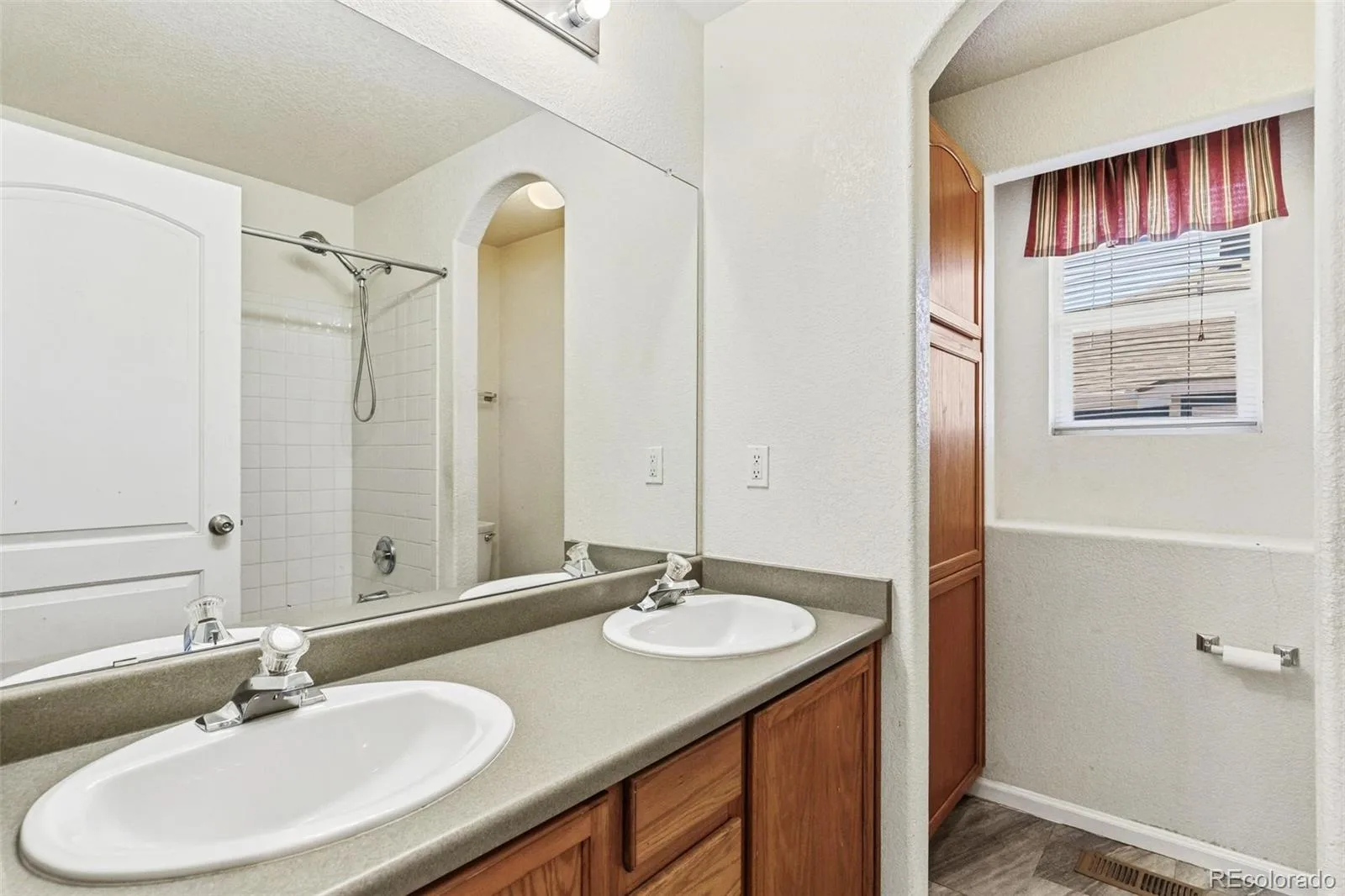 9874 N Crystal Lake Drive Littleton CO 80125 | MLS #REC5341156 07152026121526 1600 23