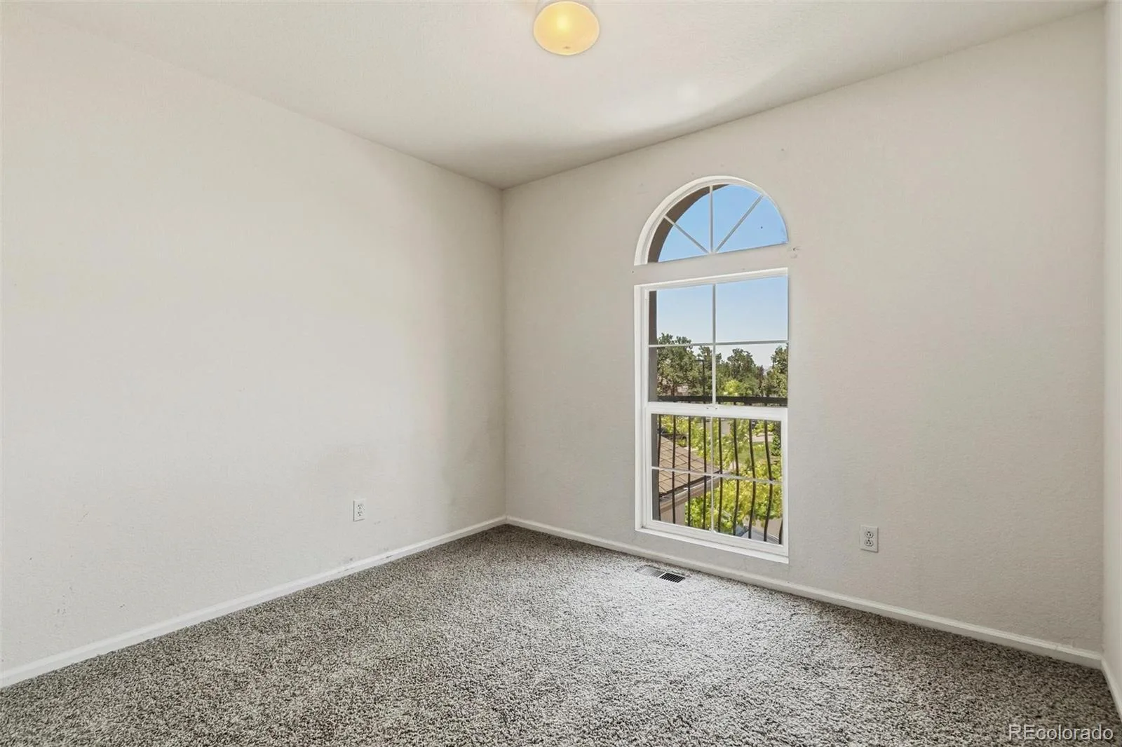 9874 N Crystal Lake Drive Littleton CO 80125 | MLS #REC5341156 07152026121526 1600 24